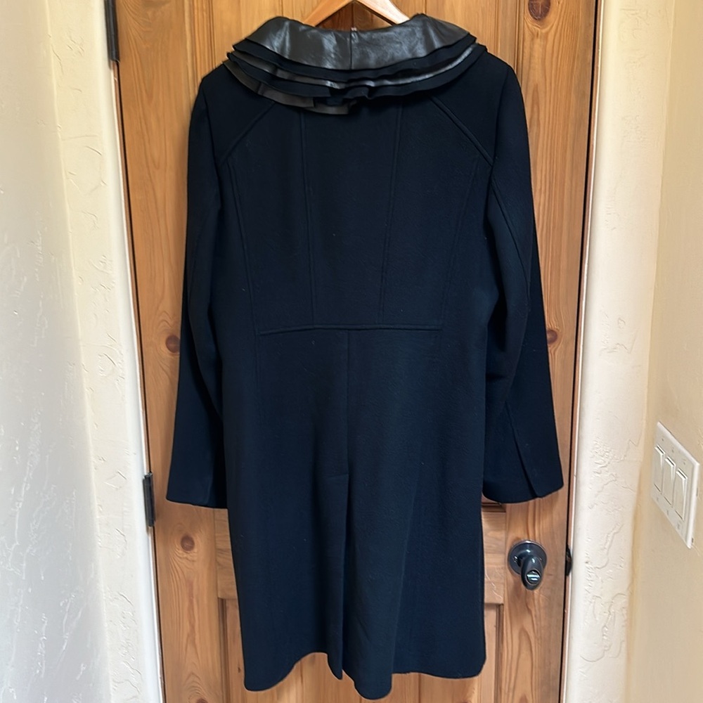 Elie Tahari Coat - Picture 4 of 9